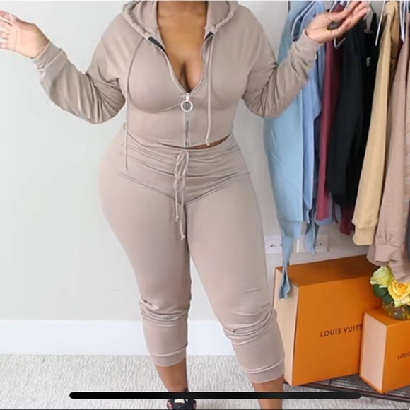 Set - Picture 3 of 5